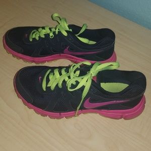 Womens Nike shoes 7